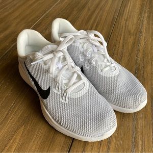 Nike women’s training sneaker size 9